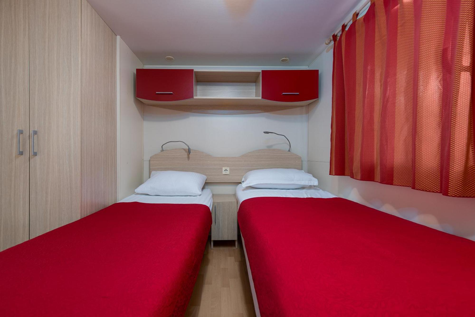 Camp Mrkva Mobile Homes With Pool Sukošan Eksteriør billede