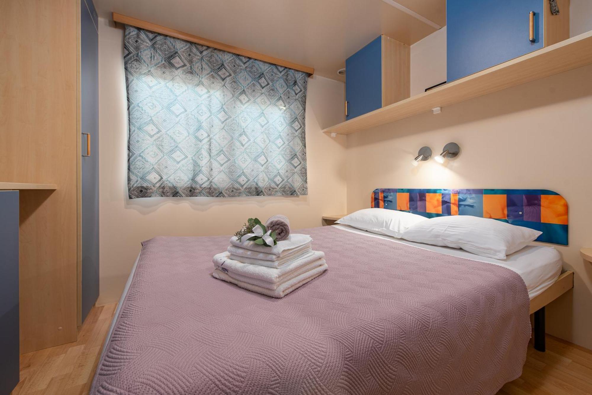 Camp Mrkva Mobile Homes With Pool Sukošan Eksteriør billede