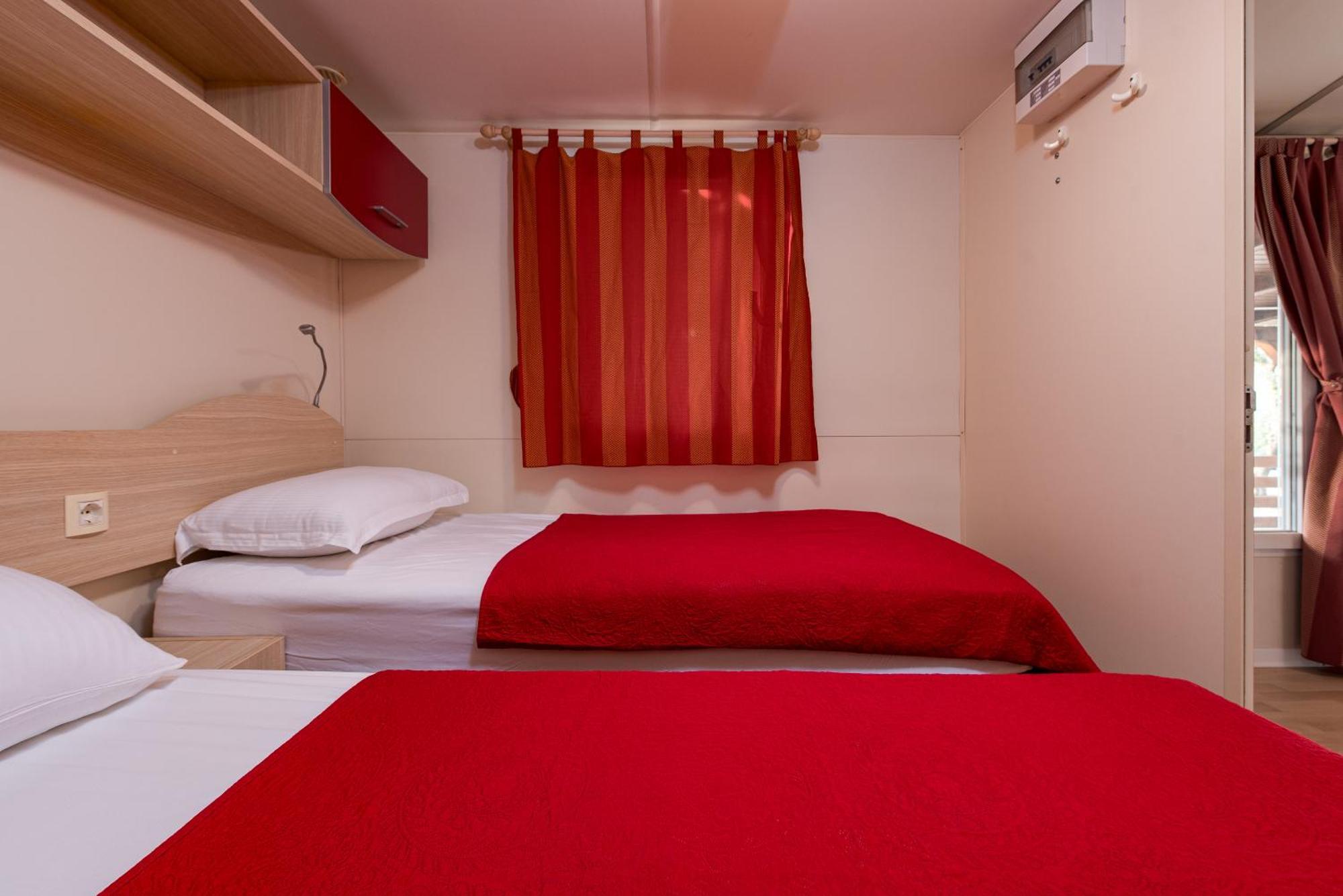 Camp Mrkva Mobile Homes With Pool Sukošan Værelse billede