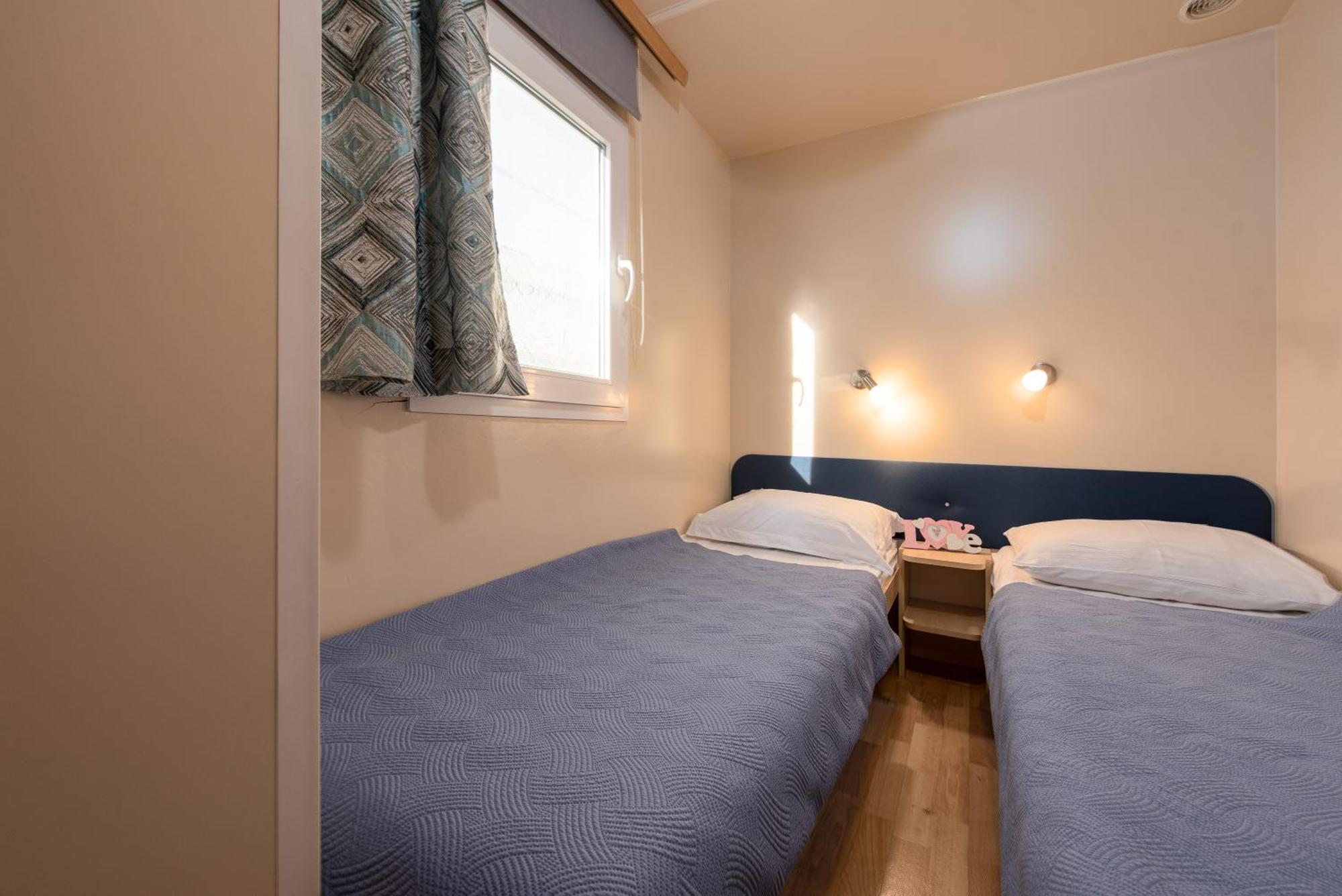 Camp Mrkva Mobile Homes With Pool Sukošan Værelse billede