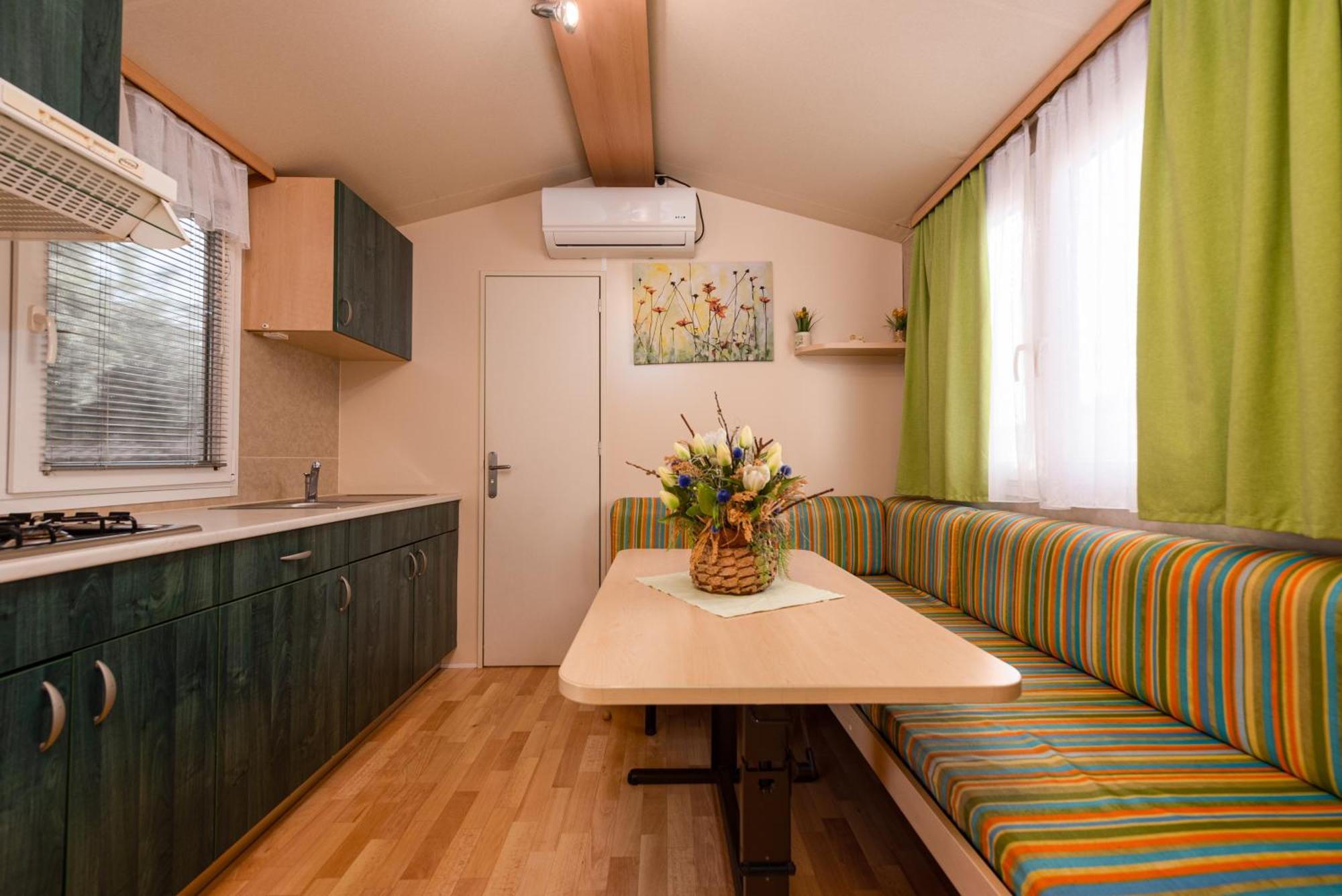 Camp Mrkva Mobile Homes With Pool Sukošan Værelse billede