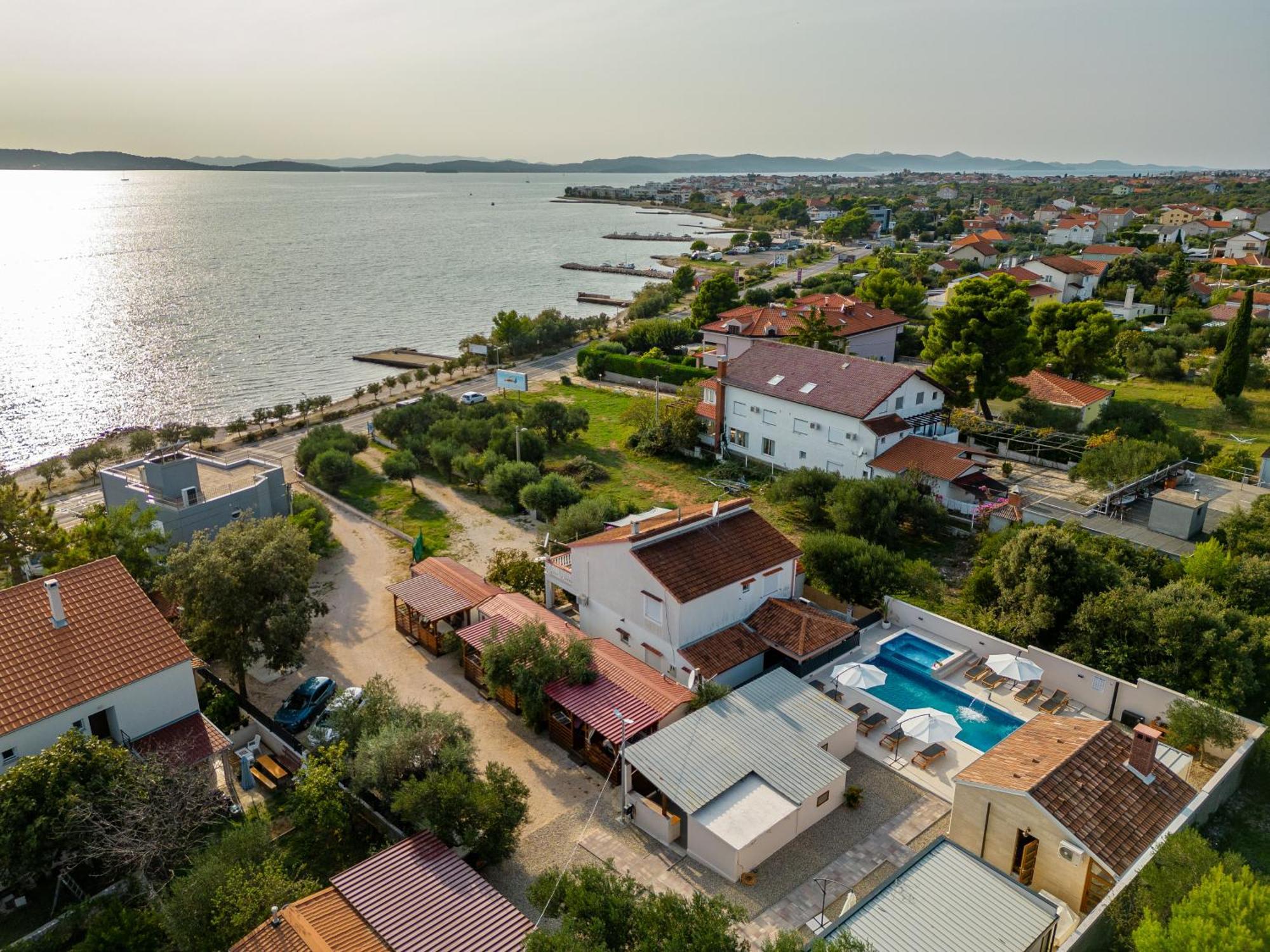 Camp Mrkva Mobile Homes With Pool Sukošan Eksteriør billede